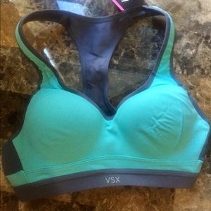NEW Victoria’s Secret VSX Sports Bra 32A